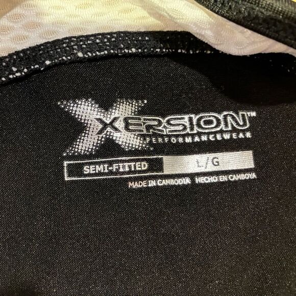 Xersion athletic shirt, semi fitted, large, excellent condition - Picture 5 of 5
